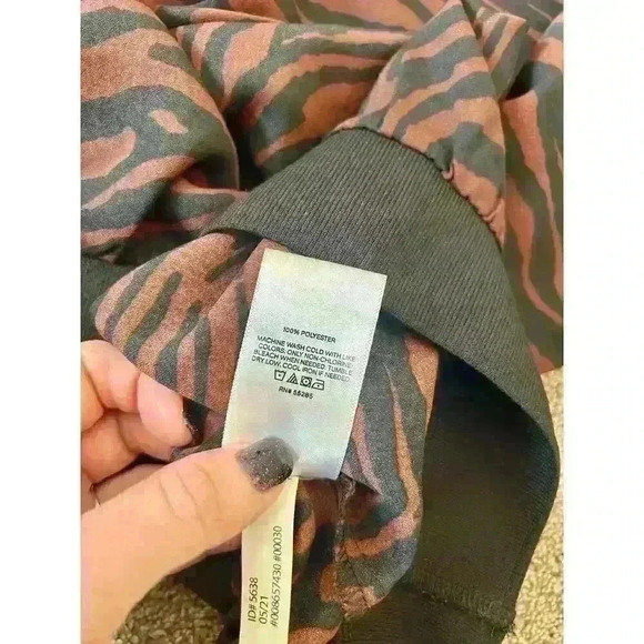 Express Zebra Striped Shirt size Medium - Picture 7 of 7